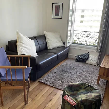 Sunny, Quiet 2-room Apartment, 15th - Montparnasse